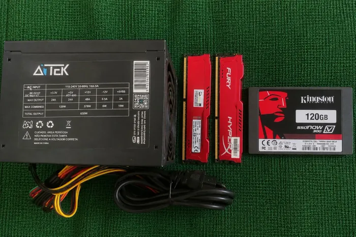 Kit Memórias HyperX Fury DDR3 + SSD Kingston 120GB + Fonte Aitek 650W