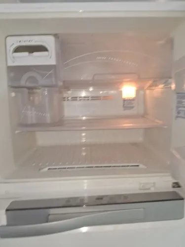 Vendo geladeira em perfeito estado. 
