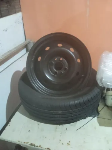 Aro 15 Fiat com pneu