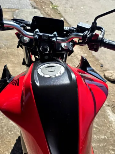 Vende-se Moto CB300F ABS