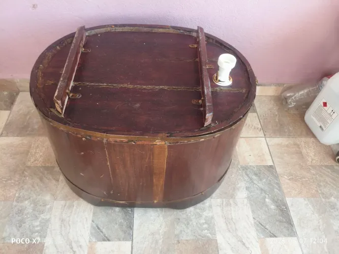 Banheira Ofurô de Madeira para Pet Shop (Para Restauração)