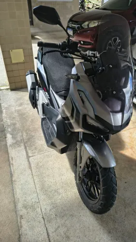 Honda ADV 150cc excelente estado