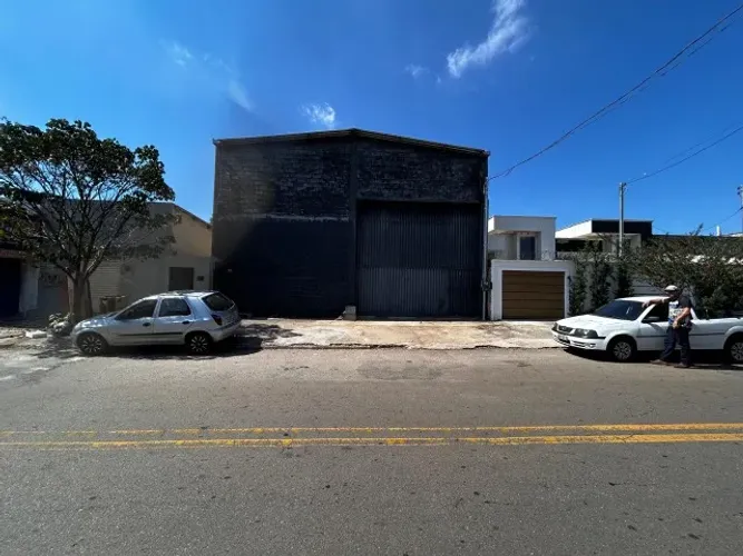 Aluga se Galpao 480 m2 na rua Formosa St Cidade Jardim