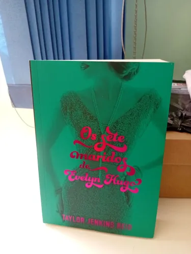 Livro: Os 7 maridos de Evelyn Hugo