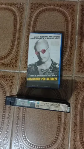 Filme Assassinos por Natureza em Vhs legendado