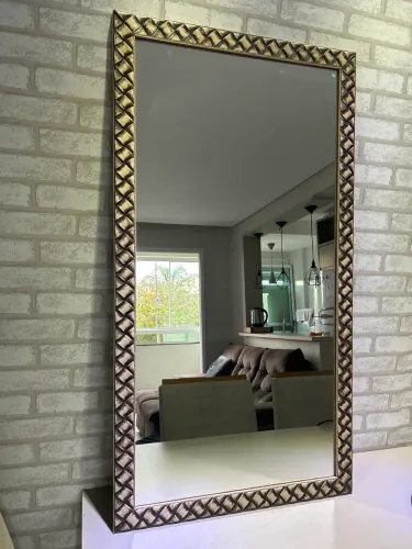 Espelho com moldura (0,50x0,90)