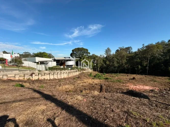 Terreno à venda na Granja Viana