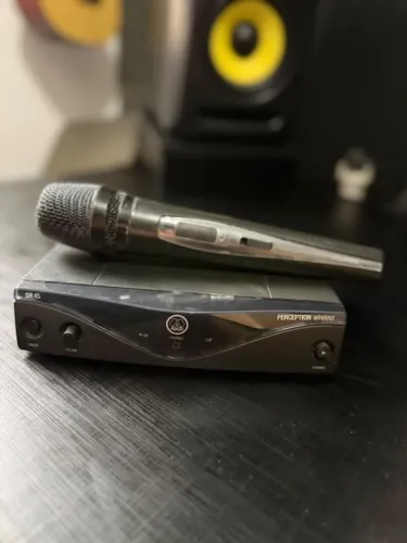 Microfone AKG PW45 VSET SR45 Vocal de Mão Sem Fio Profissional