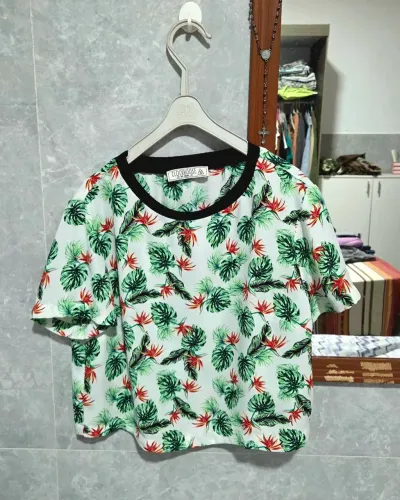 Blusa estampa tropical