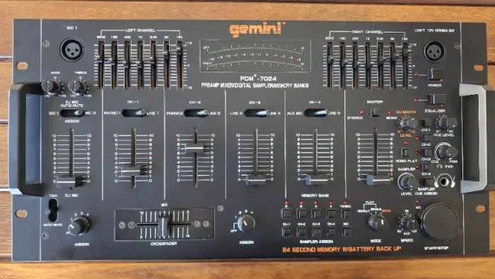 Mixer Gemini PDM 7024 ótimo estado (raridade)!