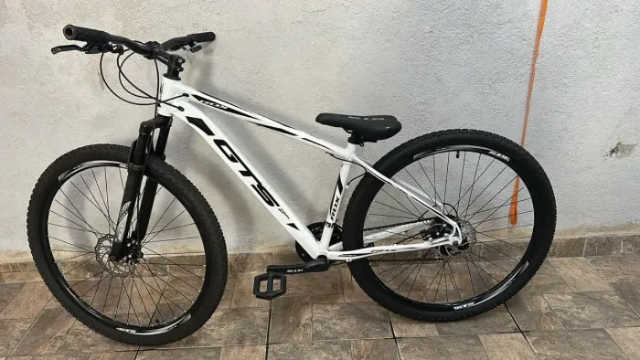 Bicicleta semi nova