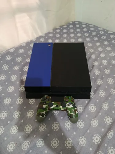 Vendo PS4 FAT R$1.000 1 controle 2 jogos