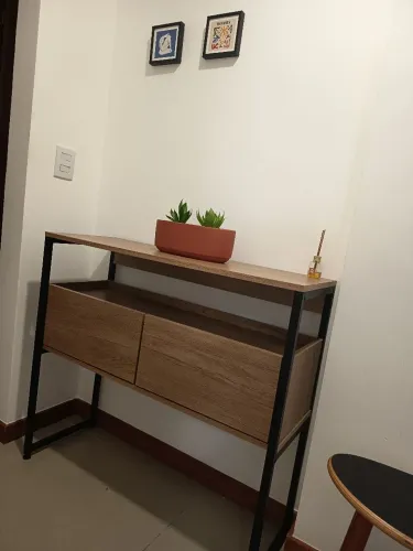 Aparador com gavetas