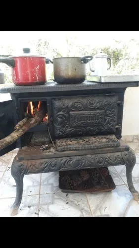 FRETE GRATIS fogão e forna o lenha + aquecedor em ferro fundido dos anos 1900 FundMig 