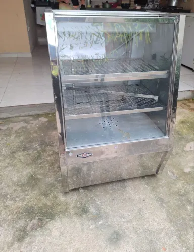 Vende-se expositor de pão  zap *