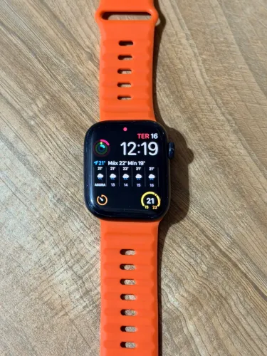 Vendo Apple Watch Series 9 45mm GPS + Cellular (com chip/eSIM), em ótimo funcionamento.