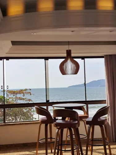 Aluga-se apto de 3 quartos, com vista mar Pereque, Porto Belo.