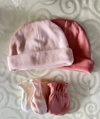 Toucas e luvas carter's novas nunca usado