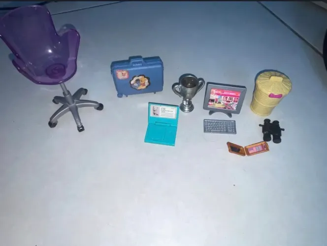 Kit sofás e acessórios para casa bonecas