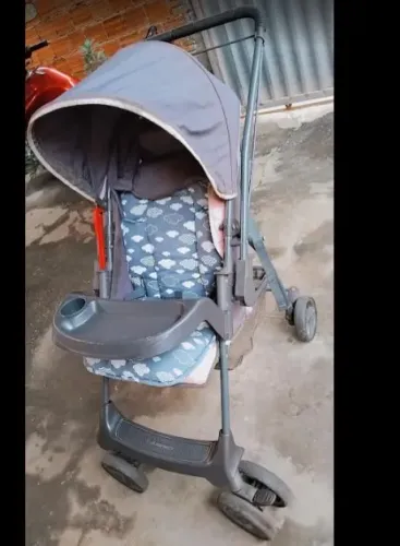Carrinho de bebê usado da Galzerano