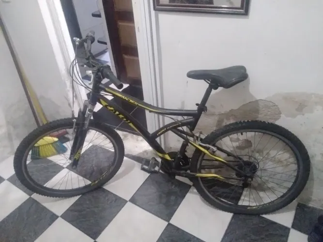  Vendo Bicicleta aro 26 Caloi.Valor a combinar *.