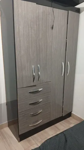 Guarda roupa solteiro usado