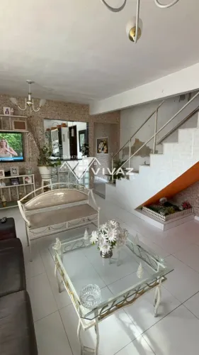 Casa Triplex com 03 Suítes e Terraço com Espaço Gourmet em Piedade