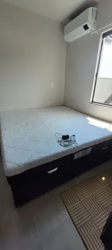 Cama King c/ massagem e box baú