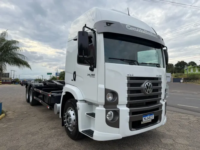 Volkswagen 24280 ano 2013 Rollon rollof
