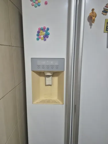 Vendo Geladeira/ LG na cor Branca