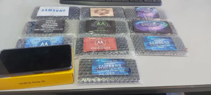 Aparelhos celulares de várias marcas