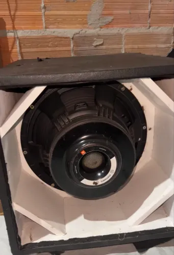 JBL tornado 2200