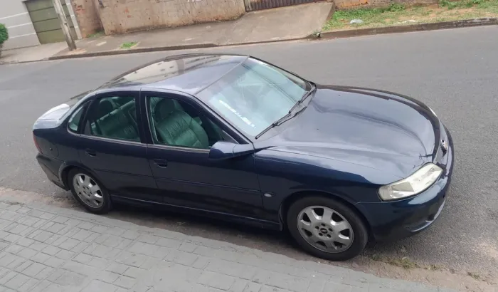 Chevrolet Vectra CD 2.2 16V / 2.0 16V Mec./aut. 2004