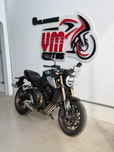 Cb 650r 2023 / financiamos