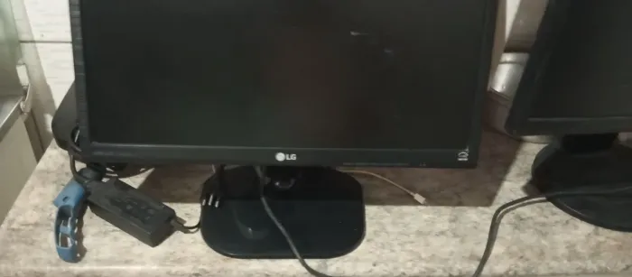 Gabinete LG semi novo 16PL