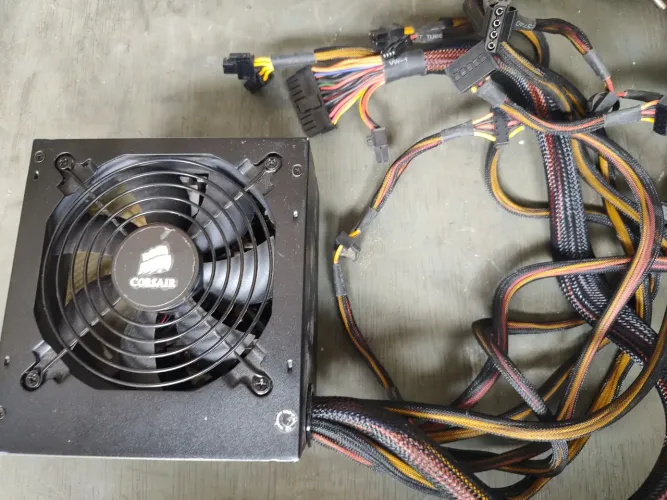 FONTE DE ALIMENTAÇÃO CORSAIR CX500