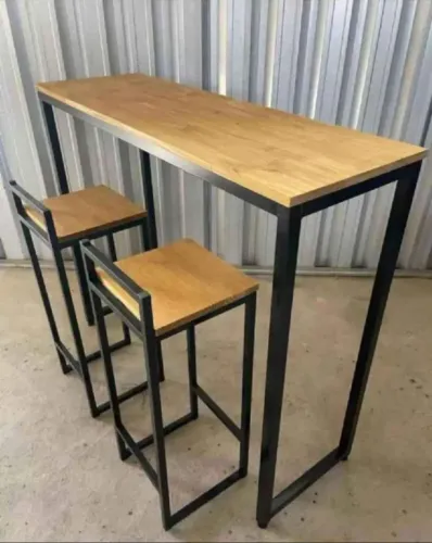 Mesa c/ Banquetas Estilo Industrial
