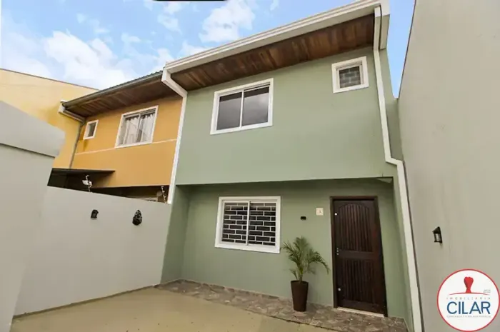 Casa em condomínio com 3 quartos e suíte no Santa Cândida, Curitiba