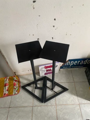 Pedestal monitor de referência