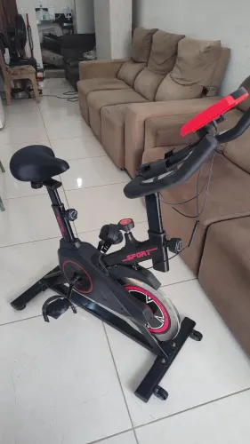 Vendo está bicicleta ergométrica pra vc quer fazer seu e exercício em casa leia. 