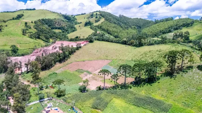 Imóvel para venda tem 37000 metros quadrados em Zona Rural - Maria da Fé - MG