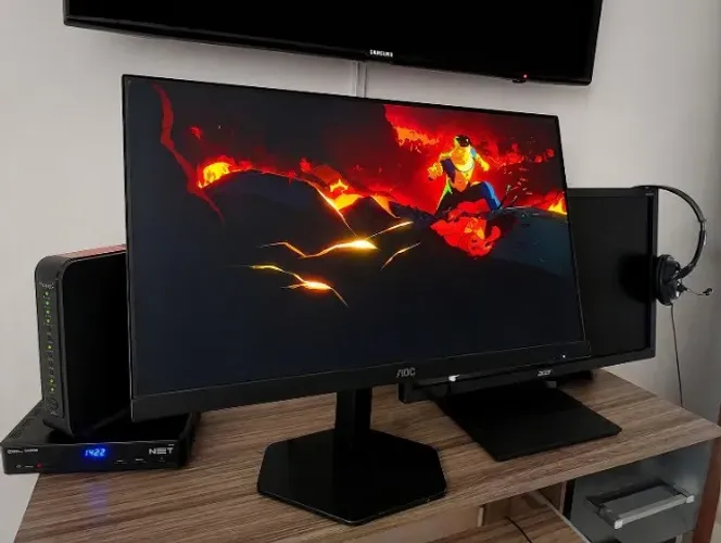 Monitor Gamer AOC 24G4/P 180Hz 0,5ms IPS Ajuste de Altura