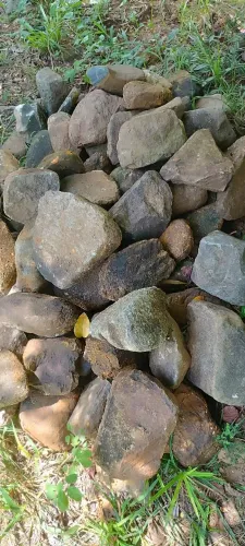 Pedras para lagos, jardins e contrução.