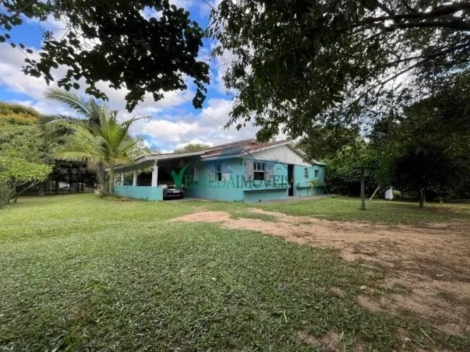 Casa térrea com piscina em condomínio fechado com lagoa, Águas Claras