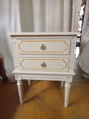 Mesa de cabeceira criado mudo