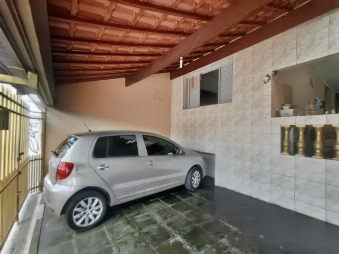 CASA NA VILA HORTENCIA COM EDICULA ,QUINTAL E 2 VAGAS COBERTAS