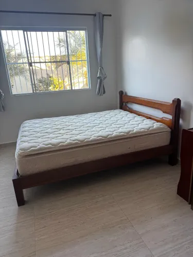 Cama Queen Madeira maciça 