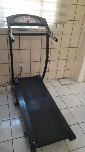 Esteira Ergométrica Diwa Fitness com pouco tempo de uso em ótimo estado