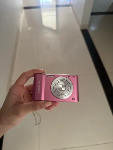 Camera samsung st64 na cor rosa
