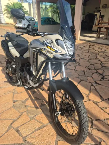 Sahara 300 adventure 2024, moto novinha sem detalhes, apenas 4mil rodados!